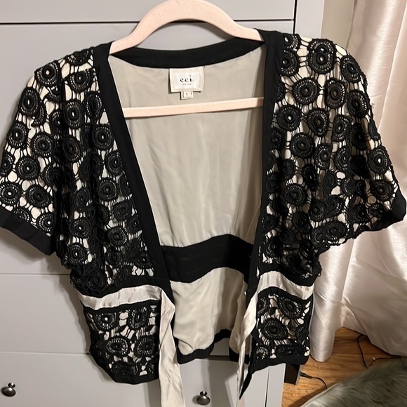 Eci New York Crochet shirt - Picture 4 of 6